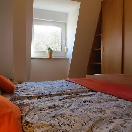 Weisses-haus-am-kurpark-fewo-bergblick Lejlighed