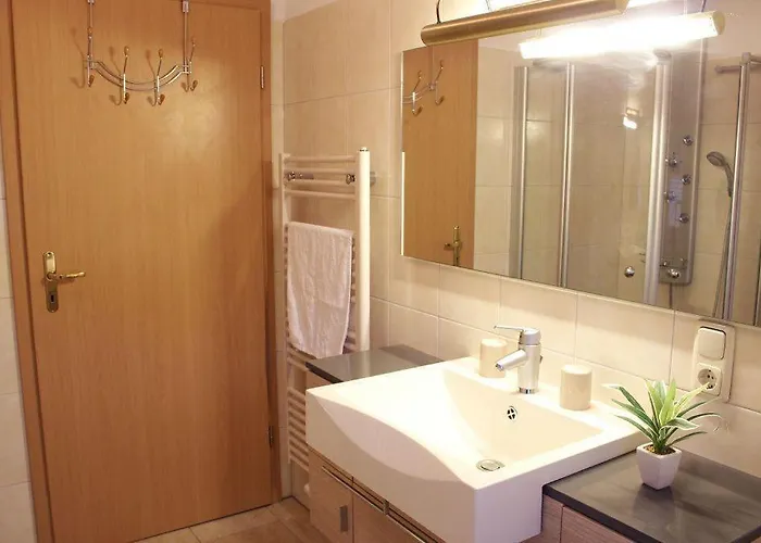 Weisses-haus-am-kurpark-fewo-bergblick Lejlighed *